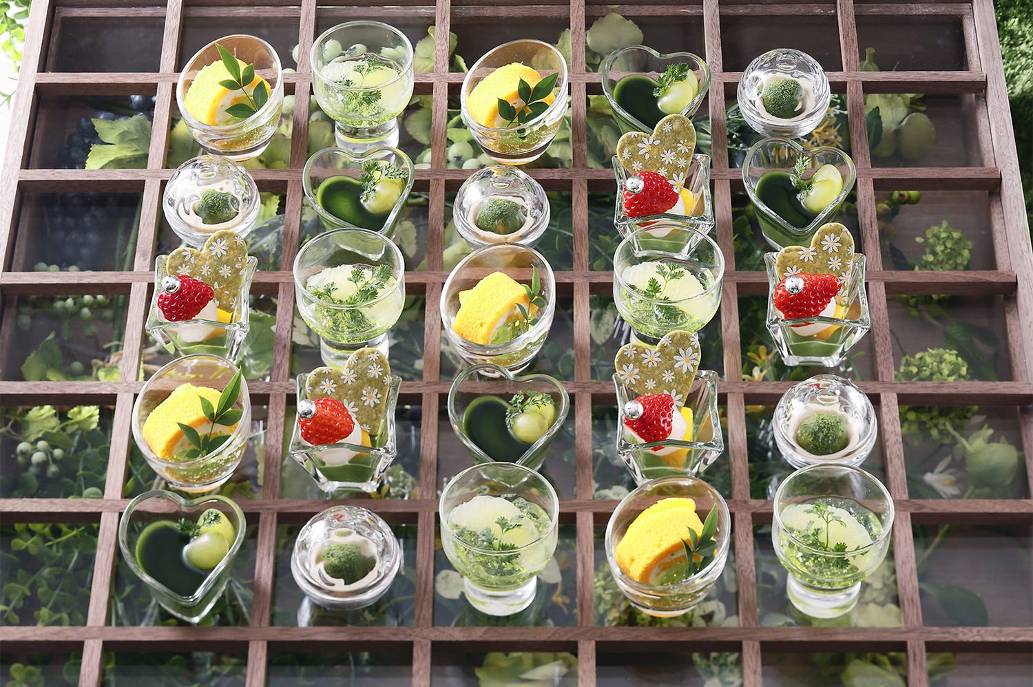 京都で“幸せを呼ぶ”抹茶スイーツビュッフェ、ハート窓が話題の正寿院と初コラボ