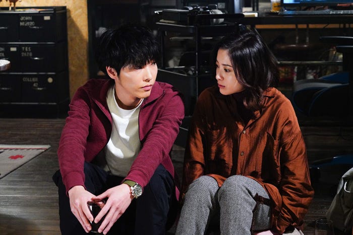 柄本佑、吉高由里子(C)日本テレビ