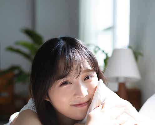 AKB48小栗有以、ノースリーブで素肌見せ 大人の魅力際立つ