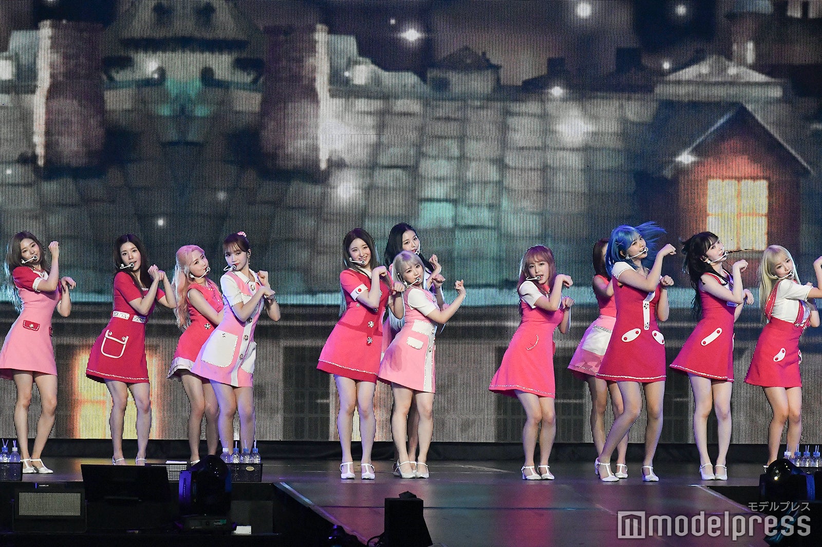 IZ*ONE （C）モデルプレス