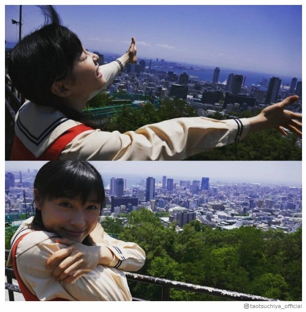 土屋太鳳「好きすぎて」制服姿で全力ハグ「可愛すぎ」「飛び込みたい」ファン悶絶