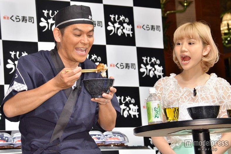 抜群のコンビネーションを見せた岡田圭右（左）と水沢アリー（右）