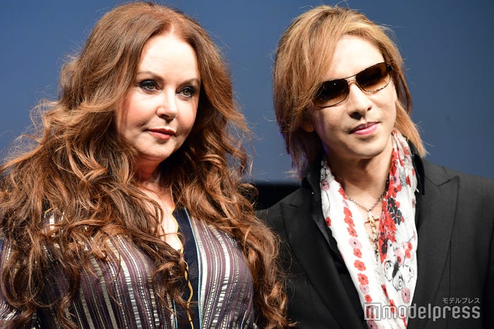 サラ・ブライトマン、YOSHIKI(C)モデルプレス