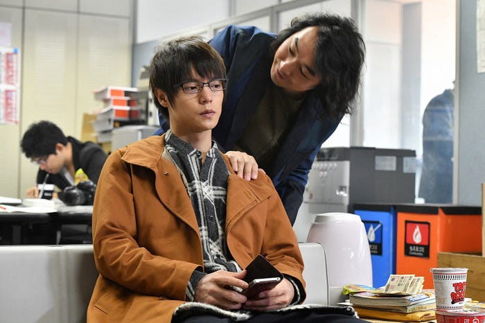 窪田正孝、池田鉄洋/「アンナチュラル」第5話より(C)TBS