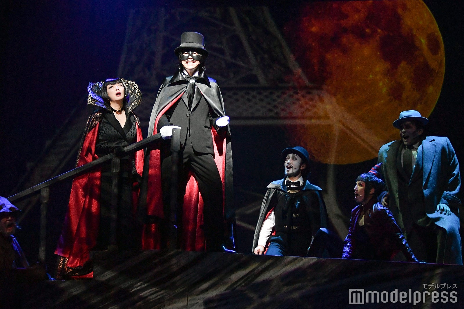 高橋由美子、中川晃教／「怪人と探偵」フォトコールより（C）モデルプレス