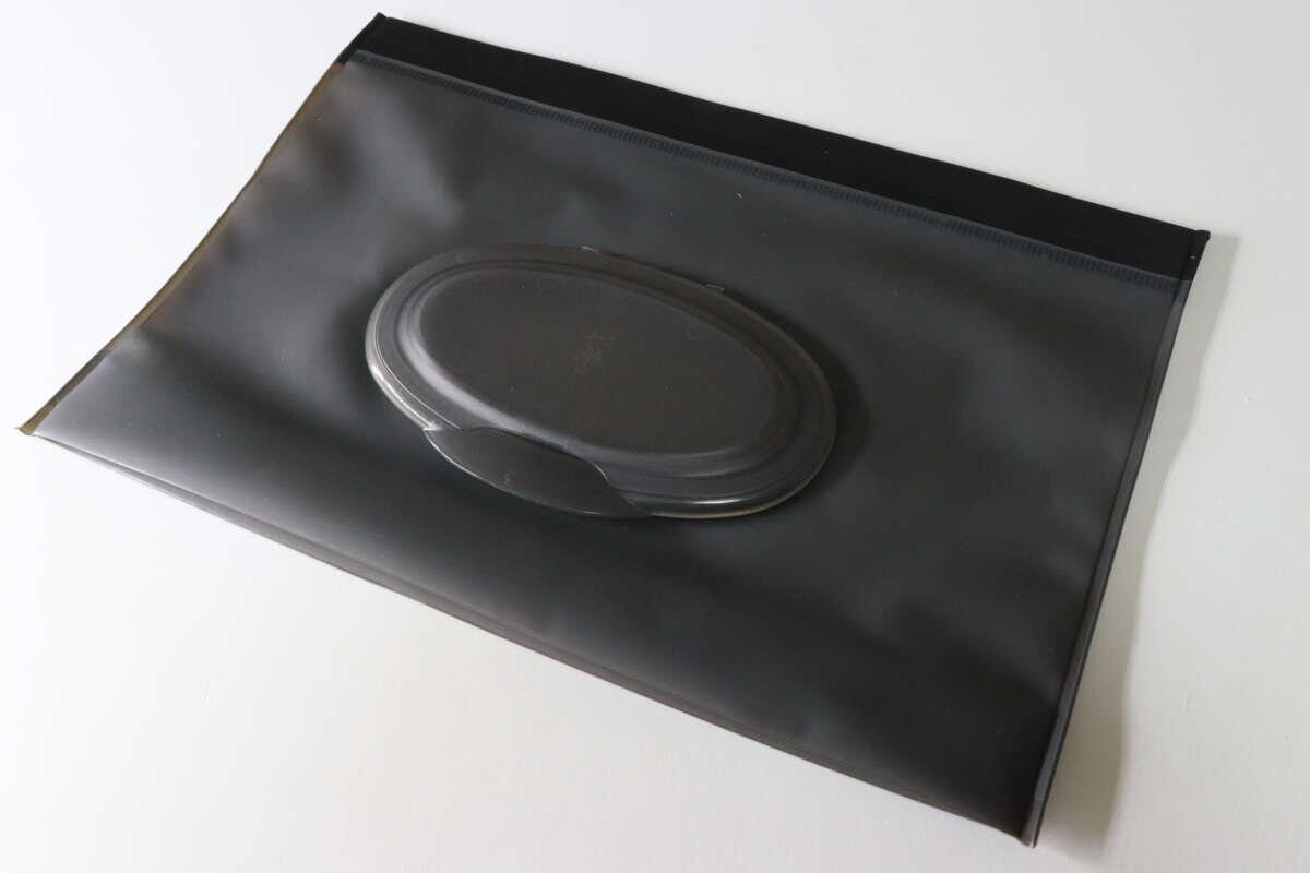 セリア　フタ付ウェットシートケース