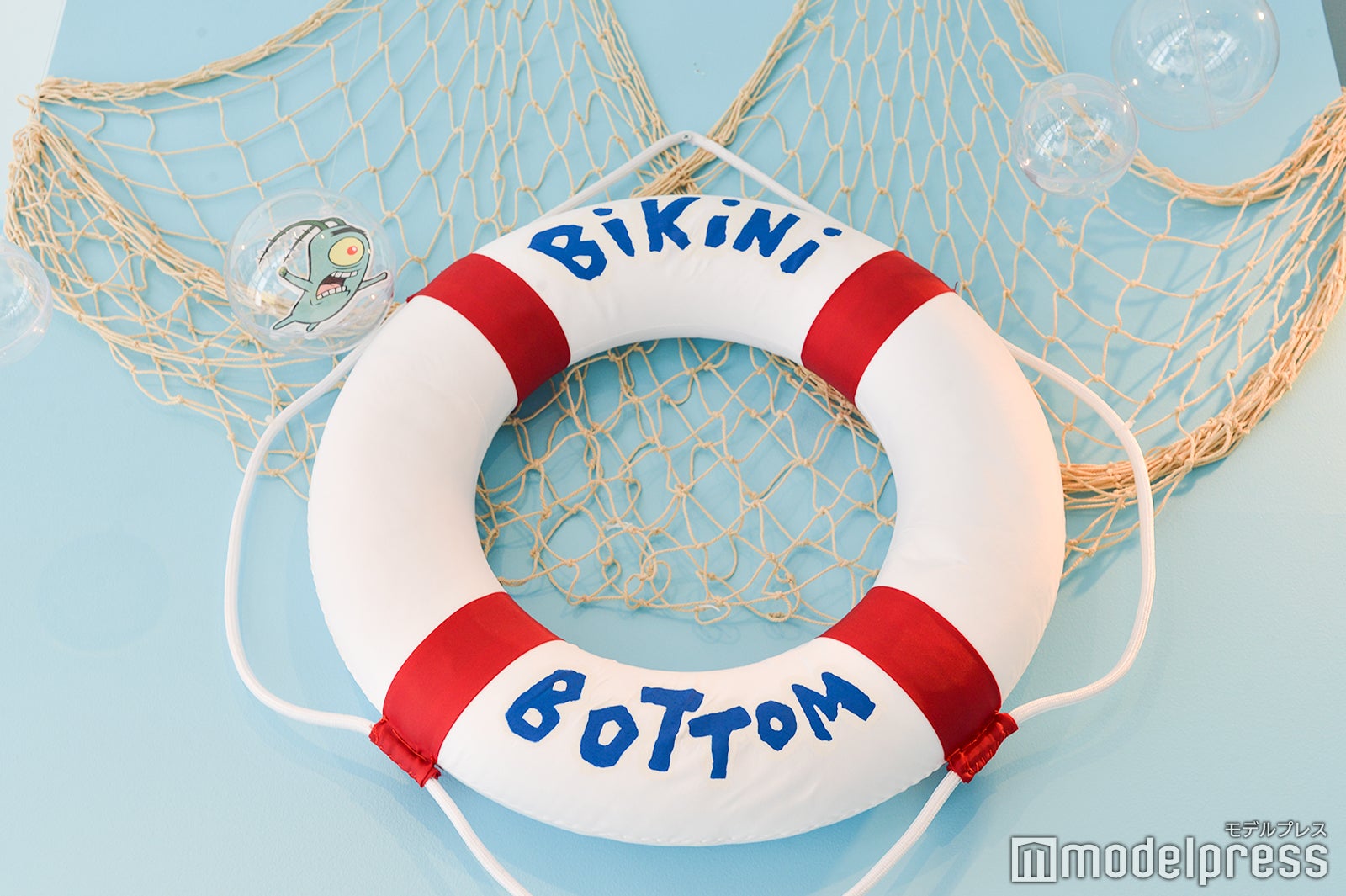 海の中をイメージしたような空間（C）モデルプレス