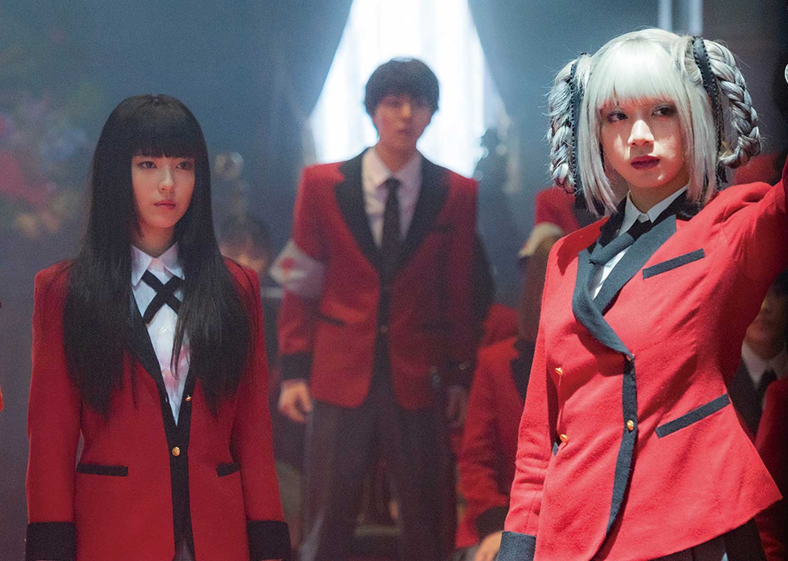 （左から）浜辺美波、高杉真宙、池田エライザ（C）河本ほむら・尚村透／SQUARE ENIX（C）2021「映画 賭ケグルイ2」製作委員会