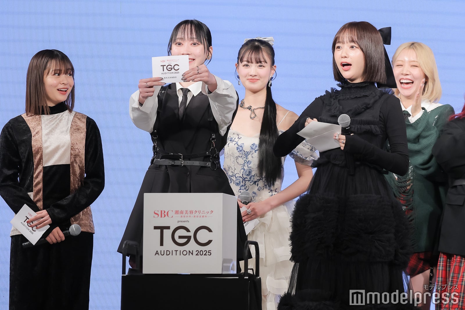 浅見めい、なえなの（C）モデルプレス