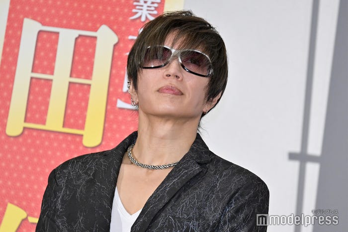 刈り上げていないGACKT(C)モデルプレス