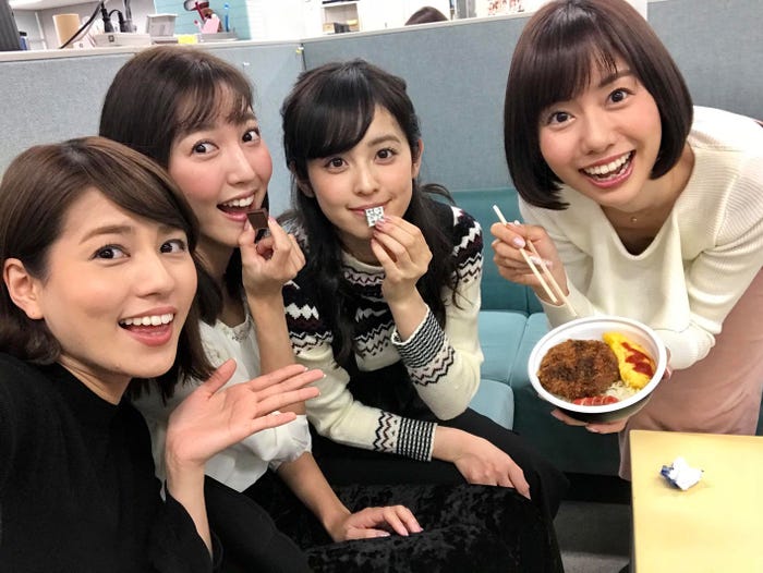 みんなで他愛もない話をしながらご飯を食べたりお菓子をつまむ時間がすごく好きです。(提供写真)