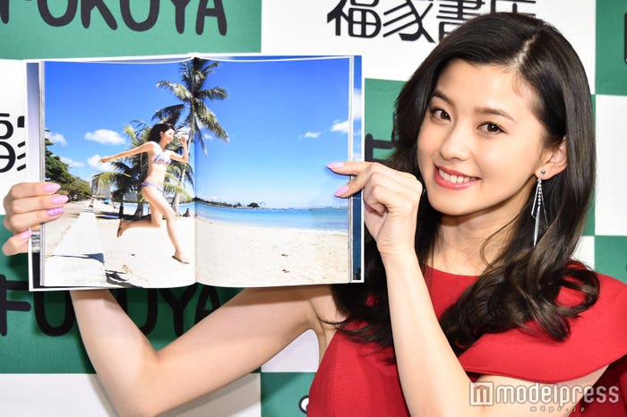 朝比奈彩、お気に入りは躍動感あるショット(C)モデルプレス