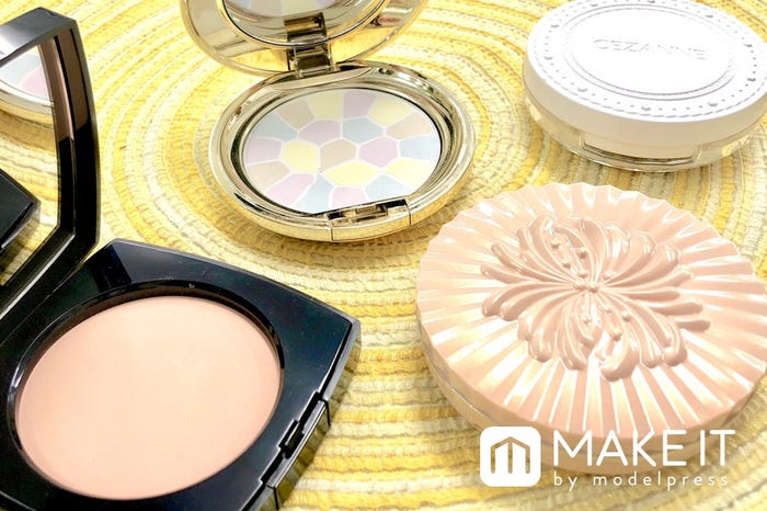持ち歩きフェイスパウダーの選び方は おすすめは 化粧直しに必須のアイテムを解説 モデルプレス 持ち歩きフェイスパウダーの選び方は おすすめは 化粧直しに必須のアイテムを解説 モデルプレス