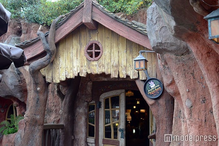 グランマ・サラのキッチン(C)モデルプレス