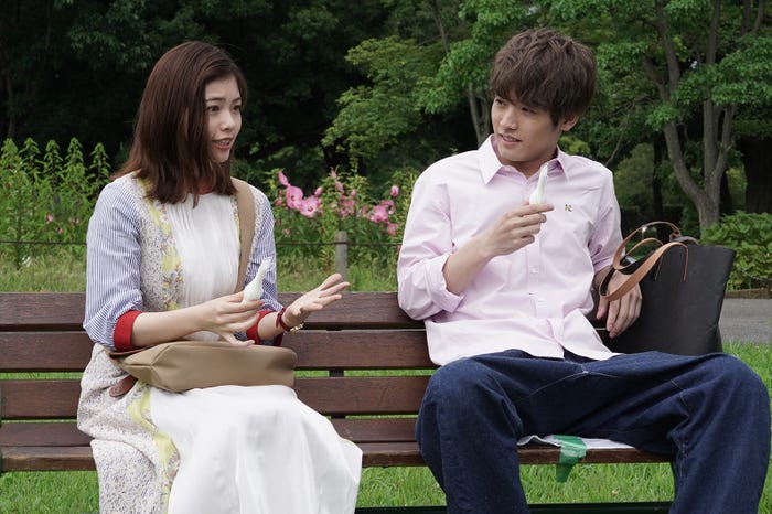 小芝風花、赤楚衛二「彼女はキレイだった」第6話より(C)カンテレ・フジテレビ