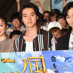 モデルプレス - 山崎賢人&新田真剣佑は「2人の世界」永野芽郁が“忠告”<二ノ国>