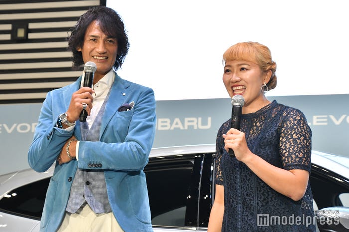 本並健治、丸山桂里奈(C)モデルプレス
