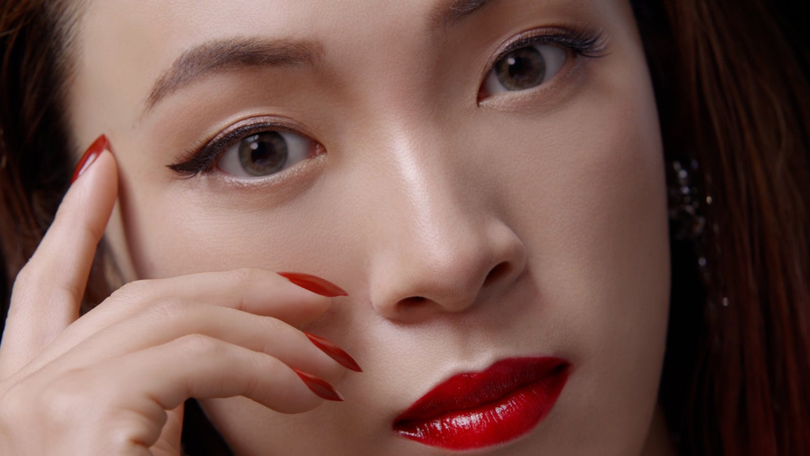 フワちゃん／新CM「その正体は」篇より（提供写真）