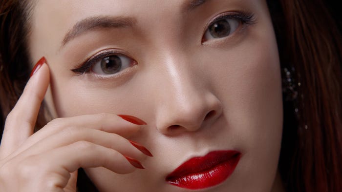 フワちゃん/新CM「その正体は」篇より(提供写真)