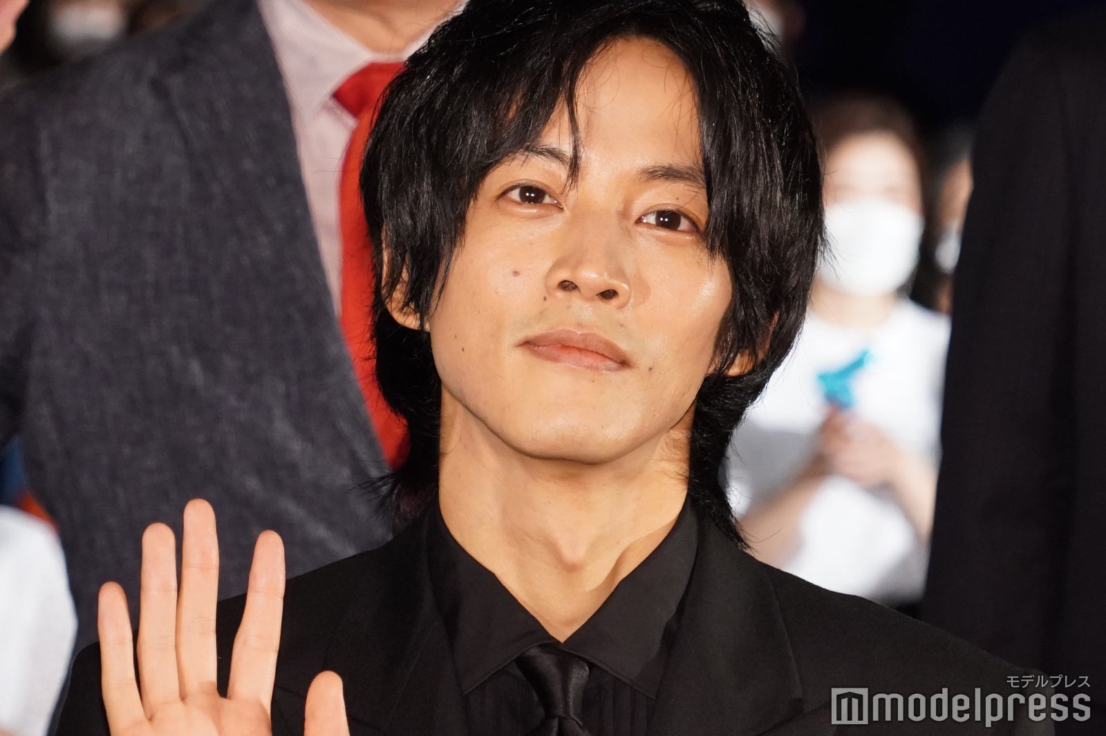 松坂桃李「ONE PIECE」尾田栄一郎氏からサイン贈られ歓喜「玄関に飾っています」 - モデルプレス