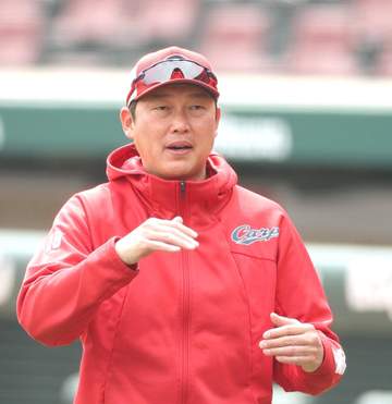 広島 新井貴浩監督「私が緊張した」栗林良吏の快投に率直な心境 完全試合継続中も継投など想定→杞憂に終わり「マダックスをするとは・・・」