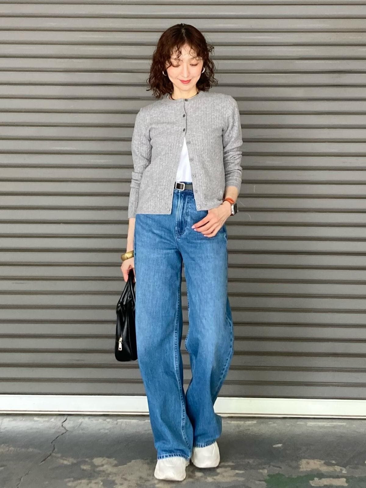 デニムを合わせてカジュアルな休日コーデにもぴったり　出典：StyleHint