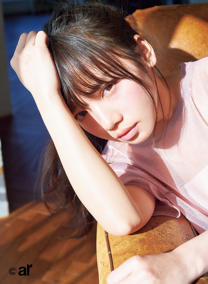 日向坂46齊藤京子 エモい表情で美肌テク紹介 モデルプレス