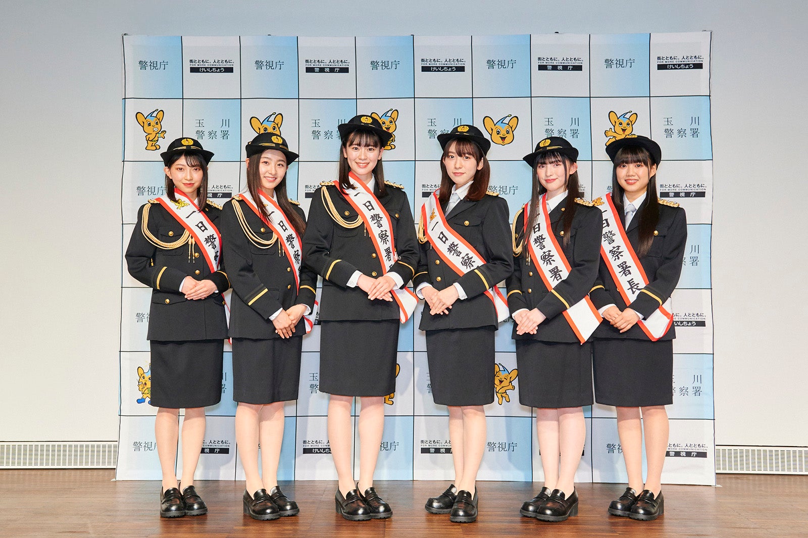 （左から）辻野かなみ、杏ジュリア、坂井仁香、小泉遥香、菅田愛貴、吉川ひより／超ときめき宣伝部（提供写真）