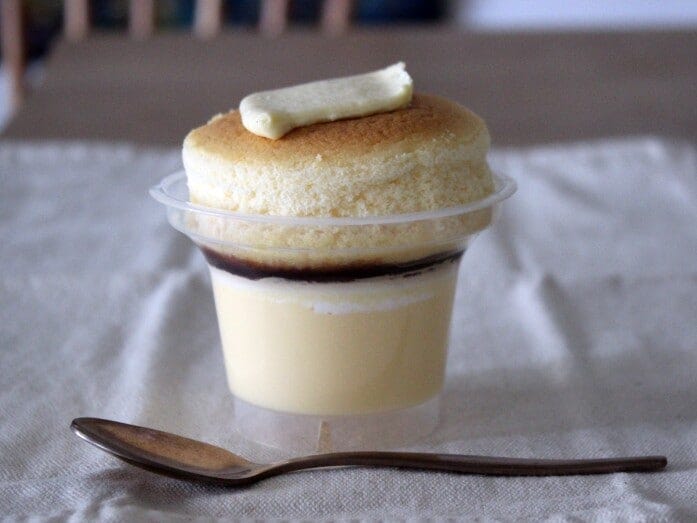 プリンにカラメルソース、ホットケーキ……。みんなが好きなものしか入ってない！