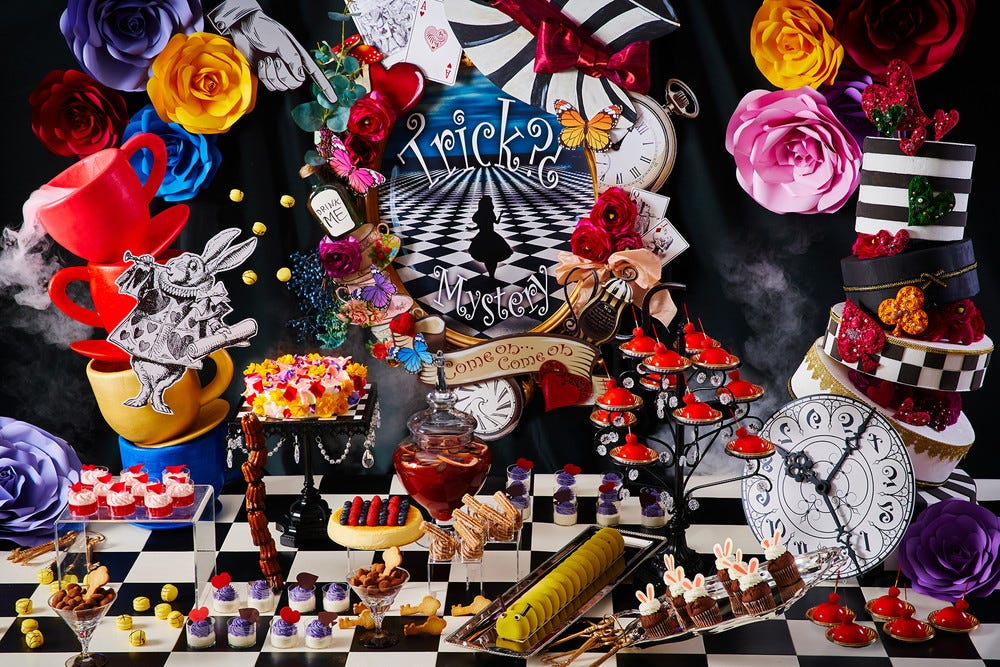 「不思議の国のアリス」スイーツビュッフェ、ホテルインターコンチネンタル東京ベイで開催