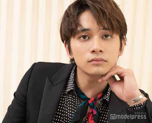 北村匠海、杉野遥亮のナナメ上な質問にツッコむ“唐草模様をファッションに取り入れるなら?”/「東京リベンジャーズ」キャスト質問リレー連載Vol.6