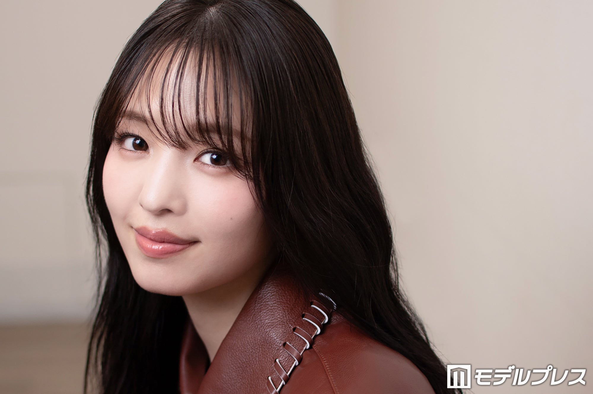 横田真悠、“唯一の後悔”明かす 落ち込んだ時は「大号泣」役作りに苦戦した過去も【「リボーン ～最後のヒーロー～」インタビュー】