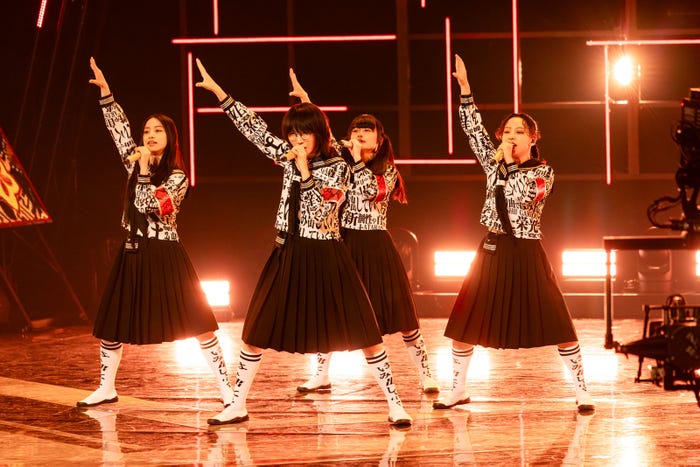 新しい学校のリーダーズ(C)NHK