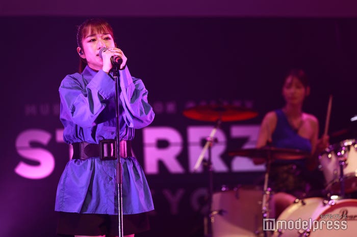 森田理紗子、大野真依(きみとバンド)(C)モデルプレス