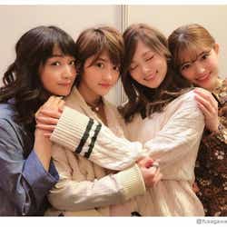 モデルプレス - 乃木坂46白石麻衣&松村沙友理&深川麻衣&若月佑美“1期生”が再会 密着ショットに「最強4人」「泣ける」ファン歓喜