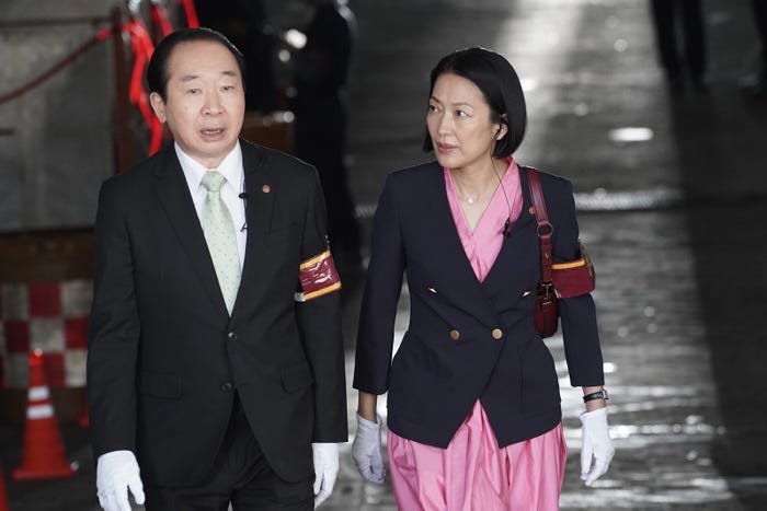 中村梅雀、羽田美智子(C)テレビ朝日