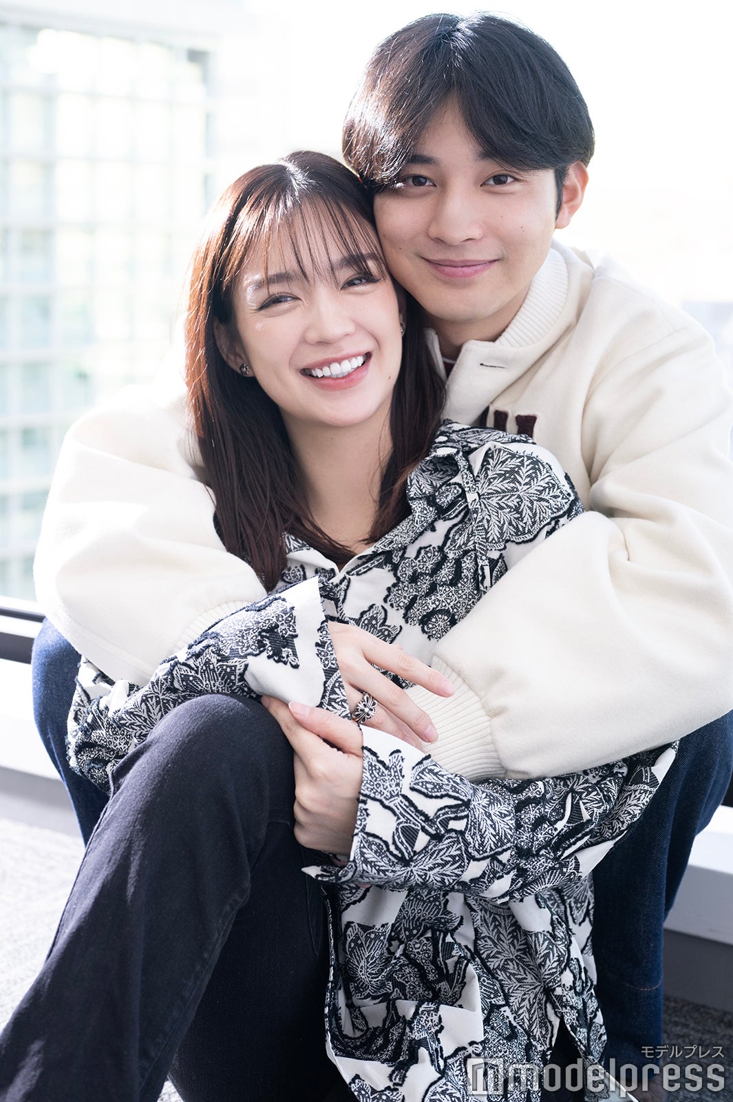 矢ヶ部初音、高崎凌（C）モデルプレス