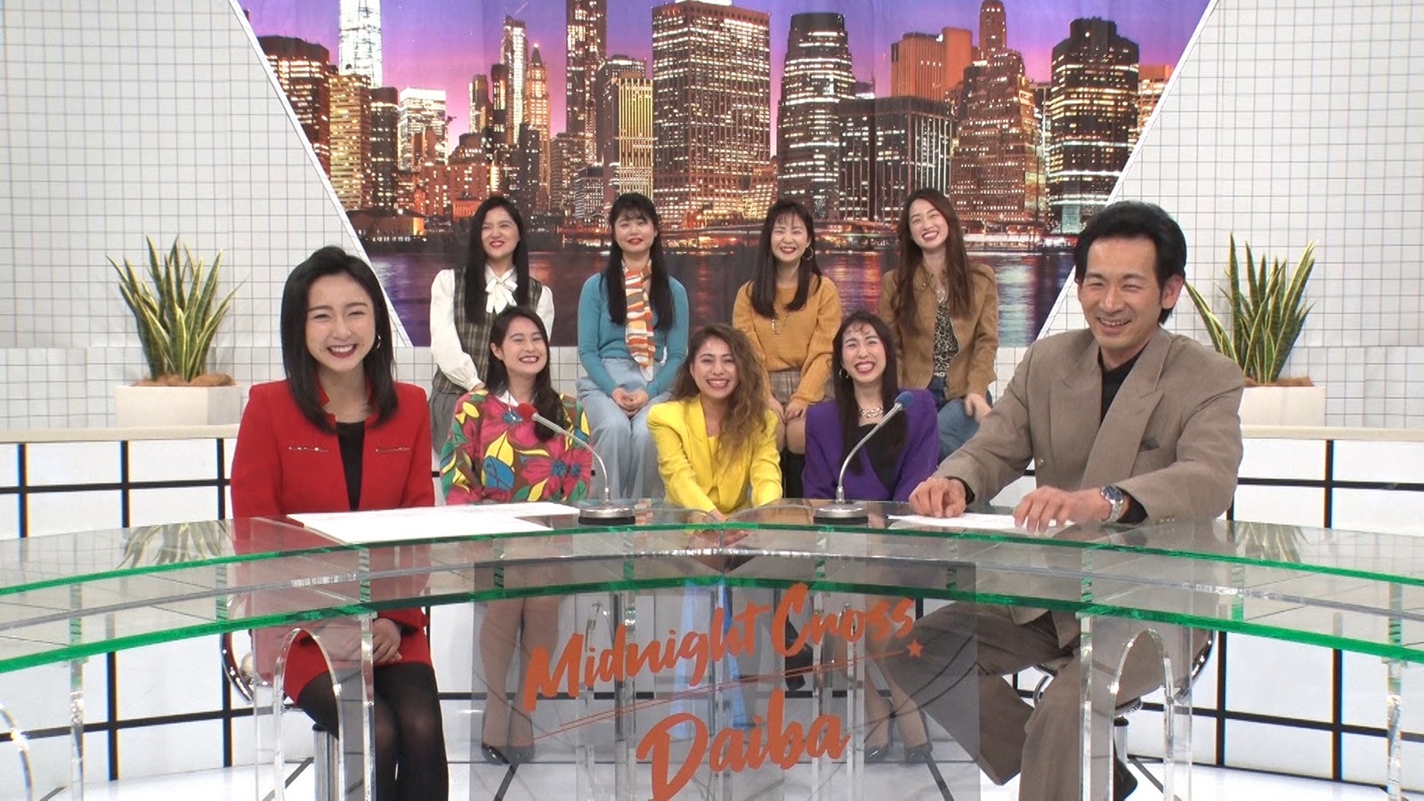 （左）佐久間みなみアナウンサー （C）フジテレビ