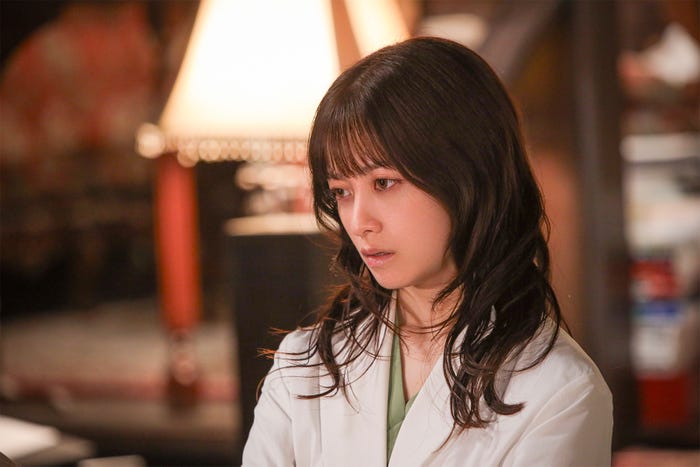 橋本環奈「天久鷹央の推理カルテ」第4話(C)テレビ朝日