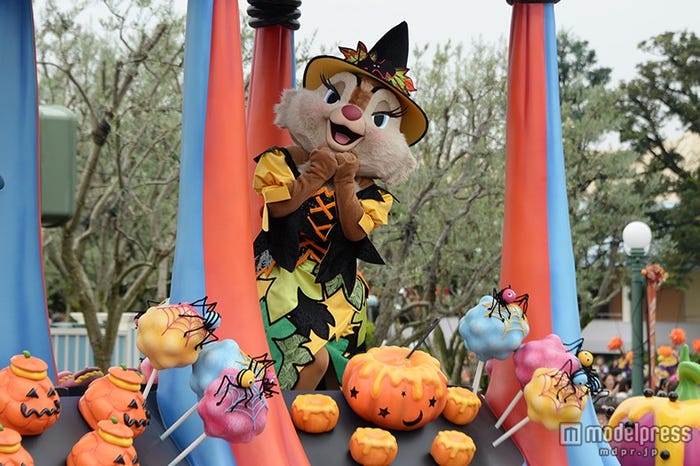 華やかなパレード「ハッピーハロウィーンハーベスト」/クラリス