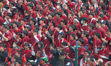 甲子園にバースデーソング響く 誕生日の長崎西・楊井が代打で登場 相手の滋賀学園応援席も大きな拍手で祝福