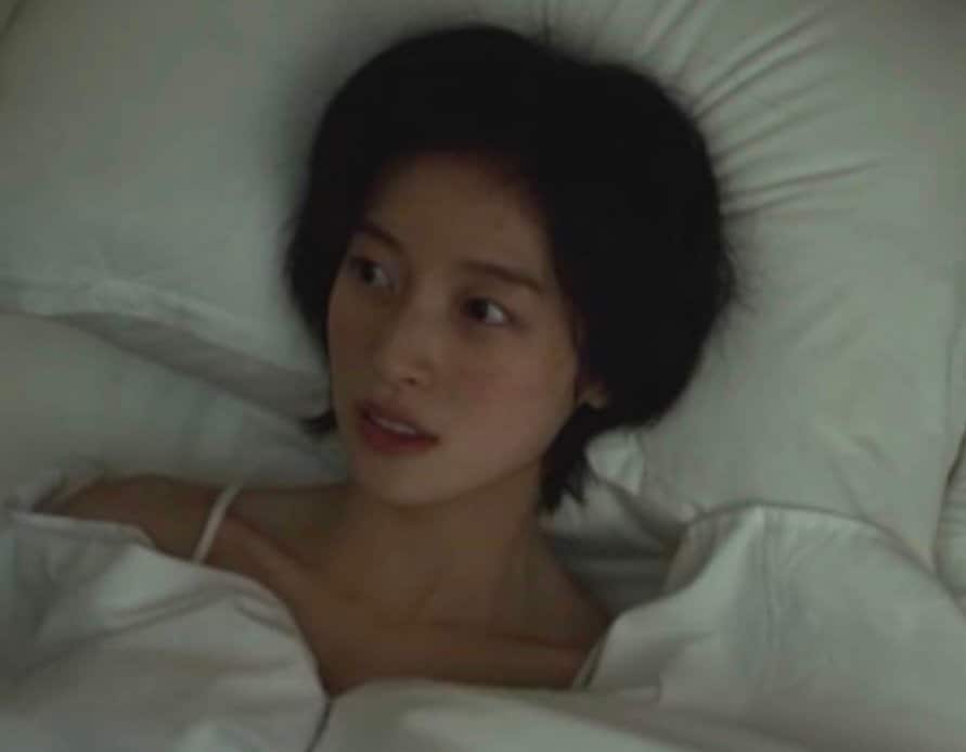 性的関係を持った学級委員の男性がその後不可解な死を遂げ…JKを演じた人気アイドルのベッドシーンに反響