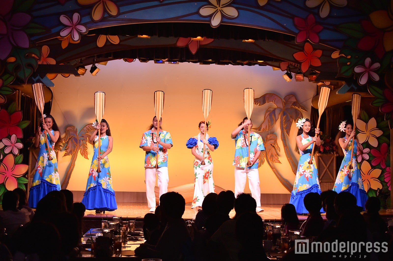 「ミッキーのレインボー・ルアウ」（C）モデルプレス