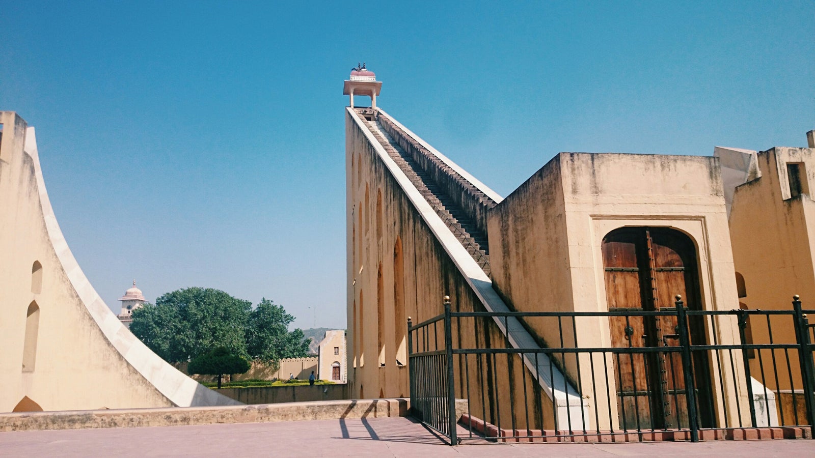 ジャイプールのジャンタル・マンタル マハラジャの天文台／画像提供：所属事務所