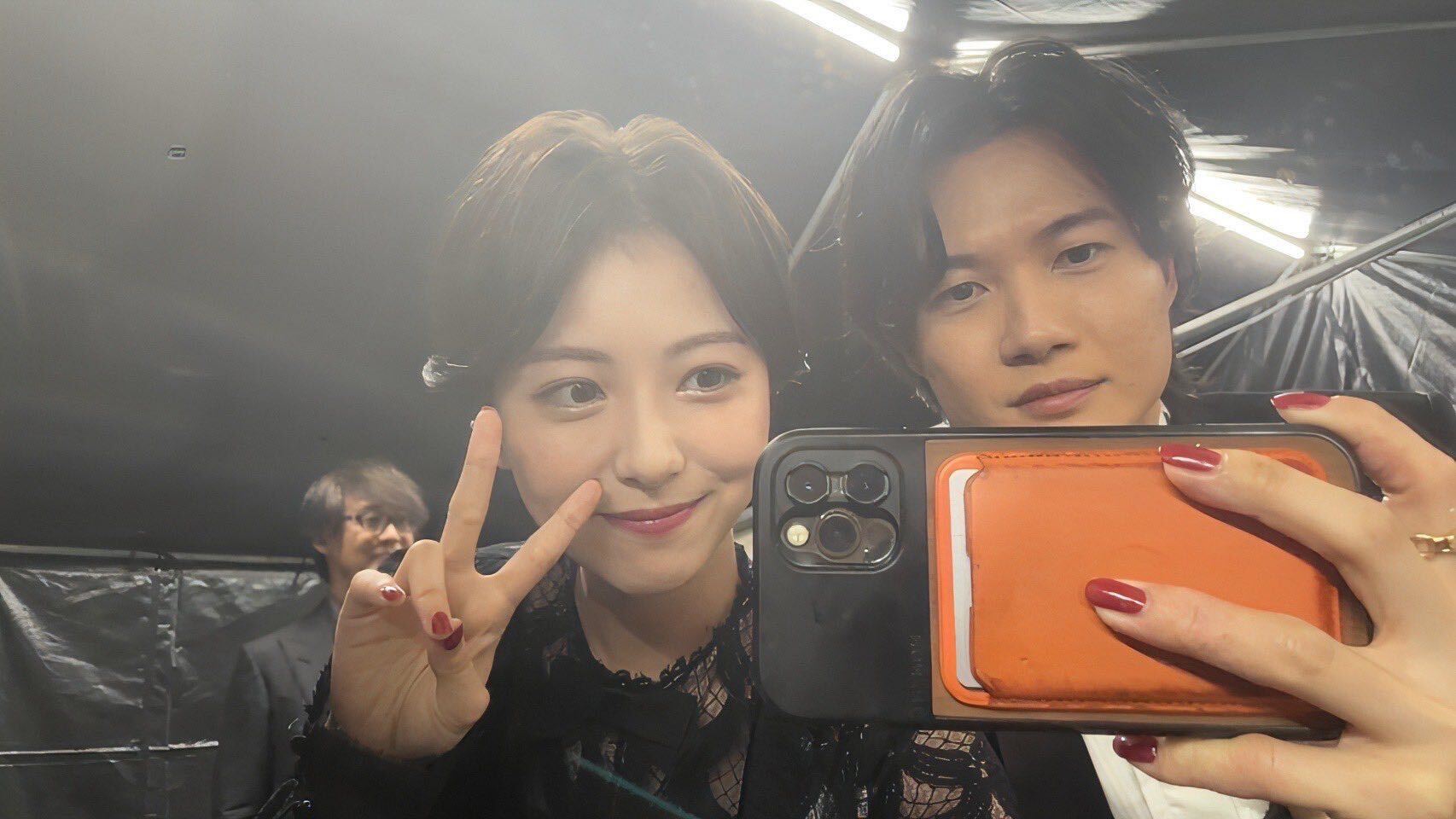 浜辺美波、神木隆之介／浜辺美波Xより