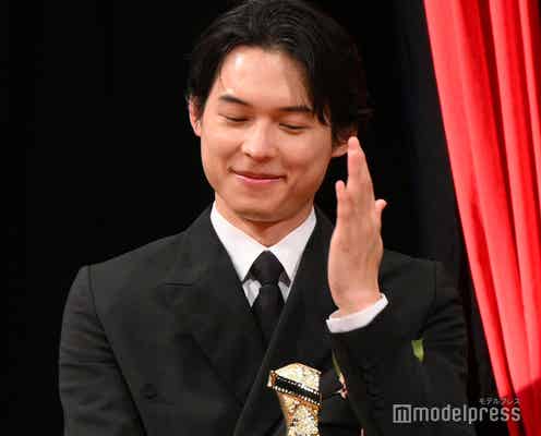 SixTONES松村北斗「夜明けのすべて」最多4冠達成「ファーストキス 1ST KISS」鑑賞した監督が絶賛「昨日観た直後に主演に会えるのは役得」【第98回キネマ旬報ベスト・テン】