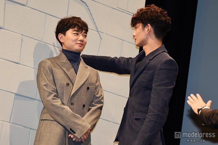 (左から)染谷将太、岡田将生