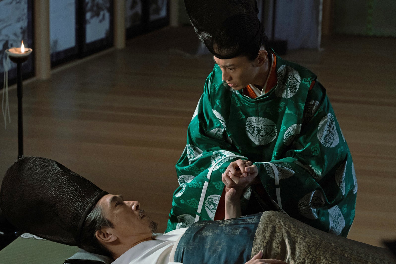 段田安則、玉置玲央「光る君へ」第8話より（C）NHK