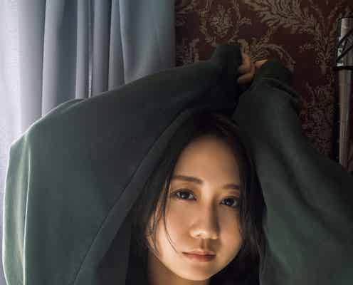 SKE48古畑奈和、美谷間に釘付け ショーパンコーデで美脚も披露