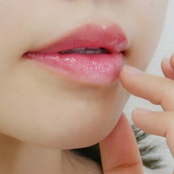 リップクリームだけじゃだめ!ぷるぷる唇を作るためにすべきこととは?